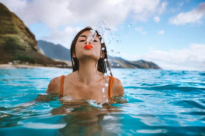 The Best Waterproof Make-Up Products For Swimming and Tropics